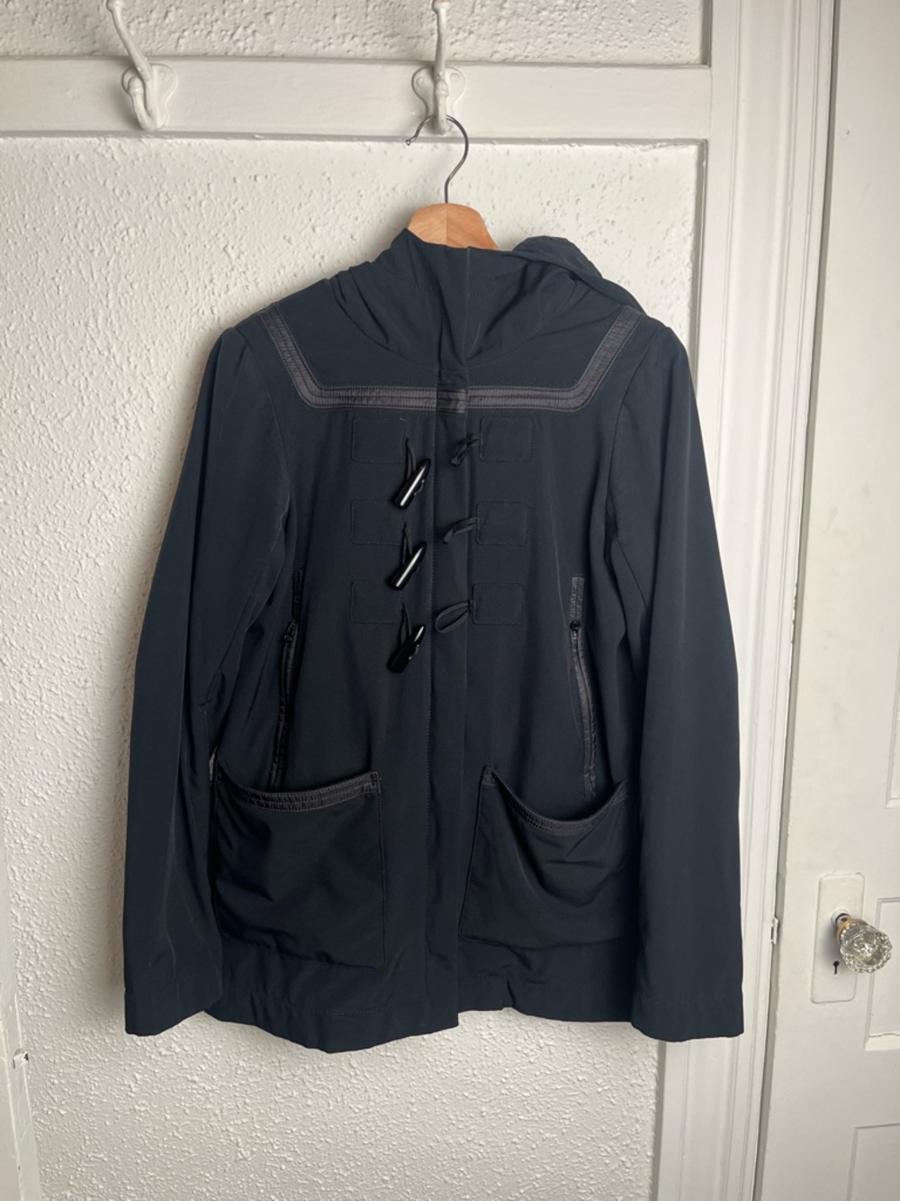 Lululemon black womens toggle rain jacket